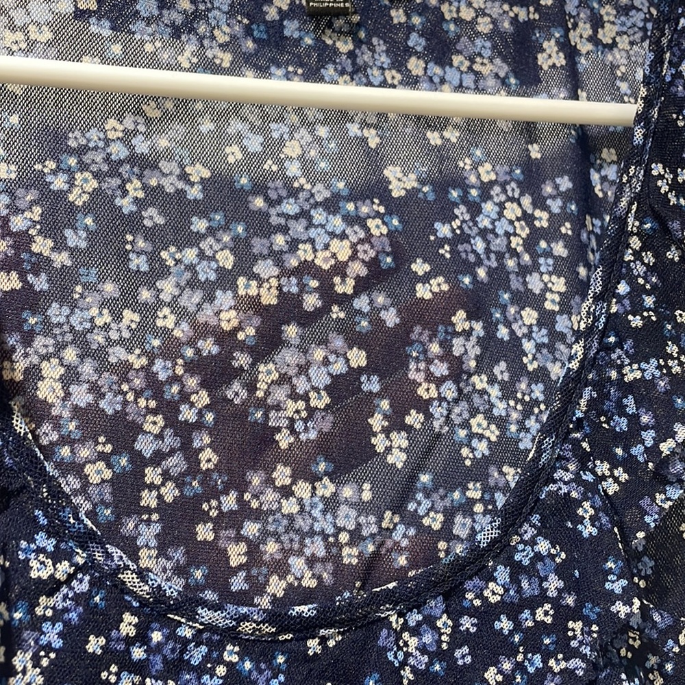 Express, Floral / Ruffle Top, Size Medium - Picture 4 of 4